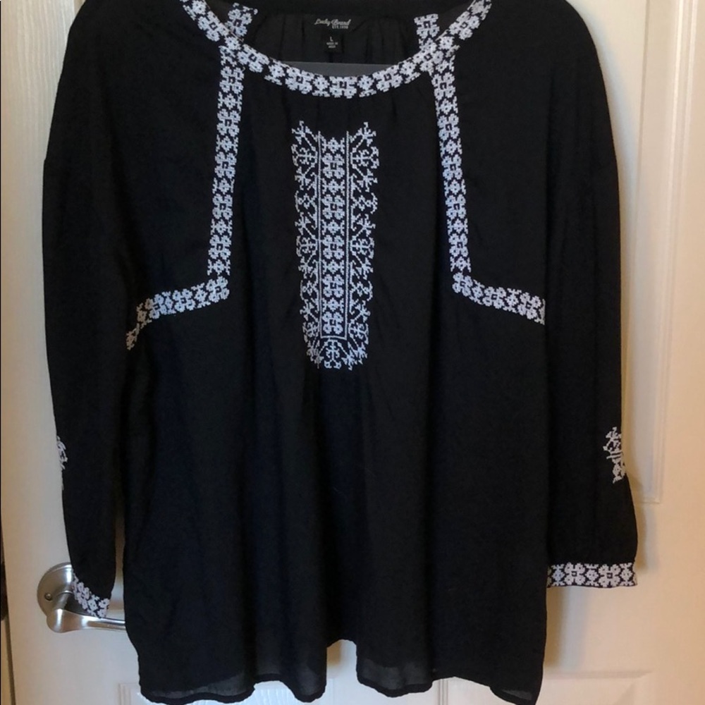NWOT! Lucky Brand Embroidered top!